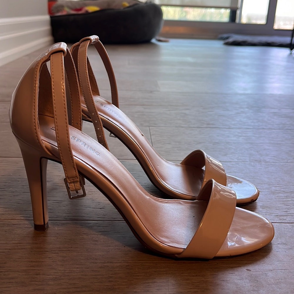 Nude Heels - size 9